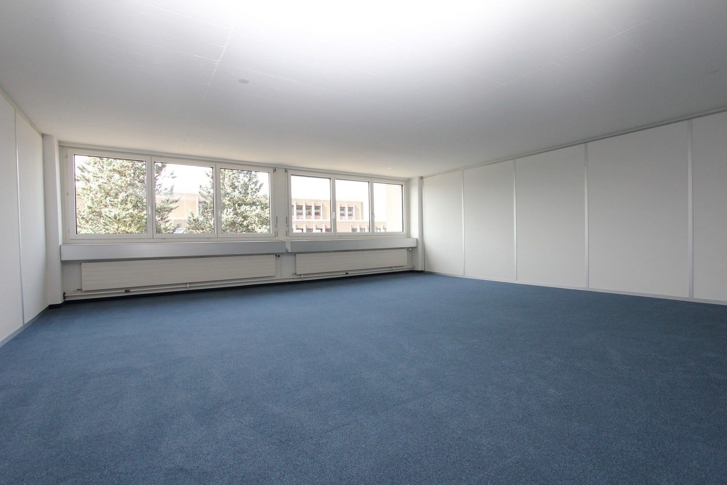 100m² office