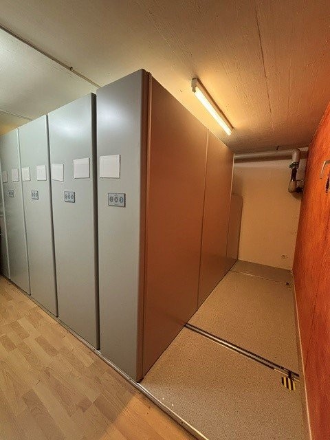 Commercial, foto 10 di 10