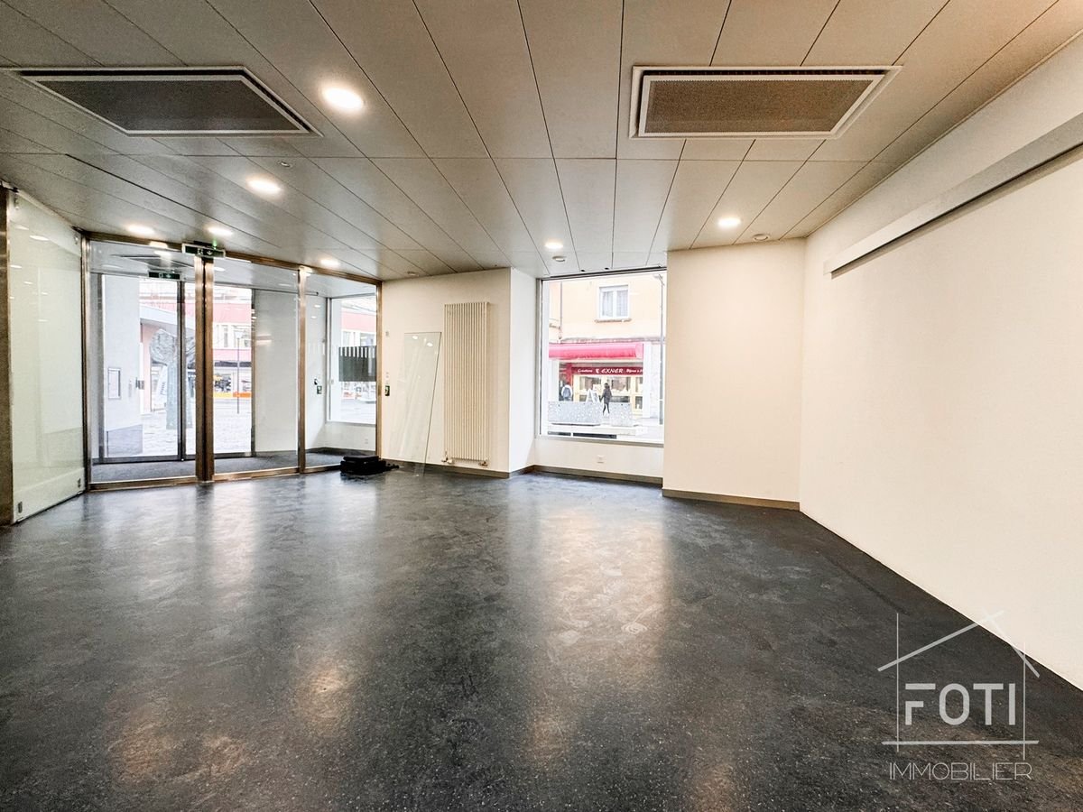 155m² arcade