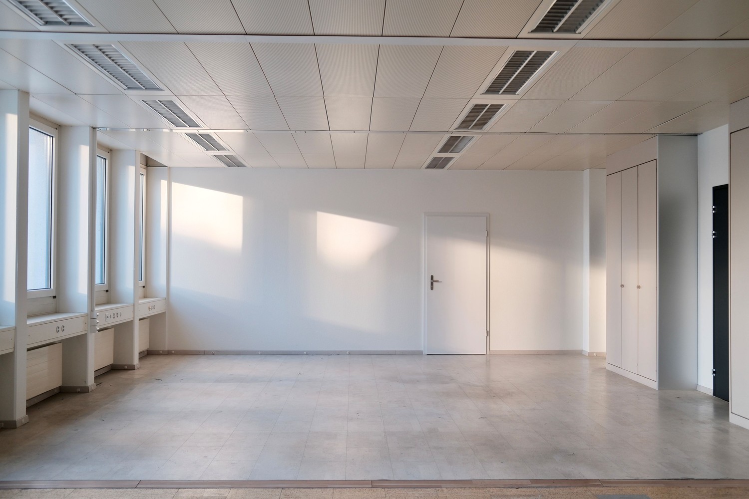 60-60m² commercial, Foto 1 von 4