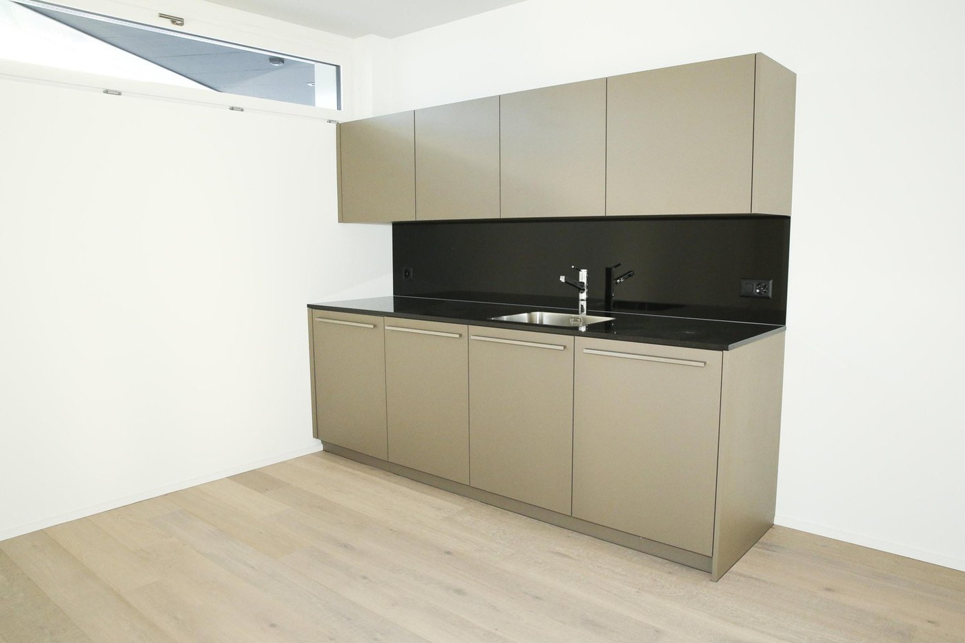 252m² commercial