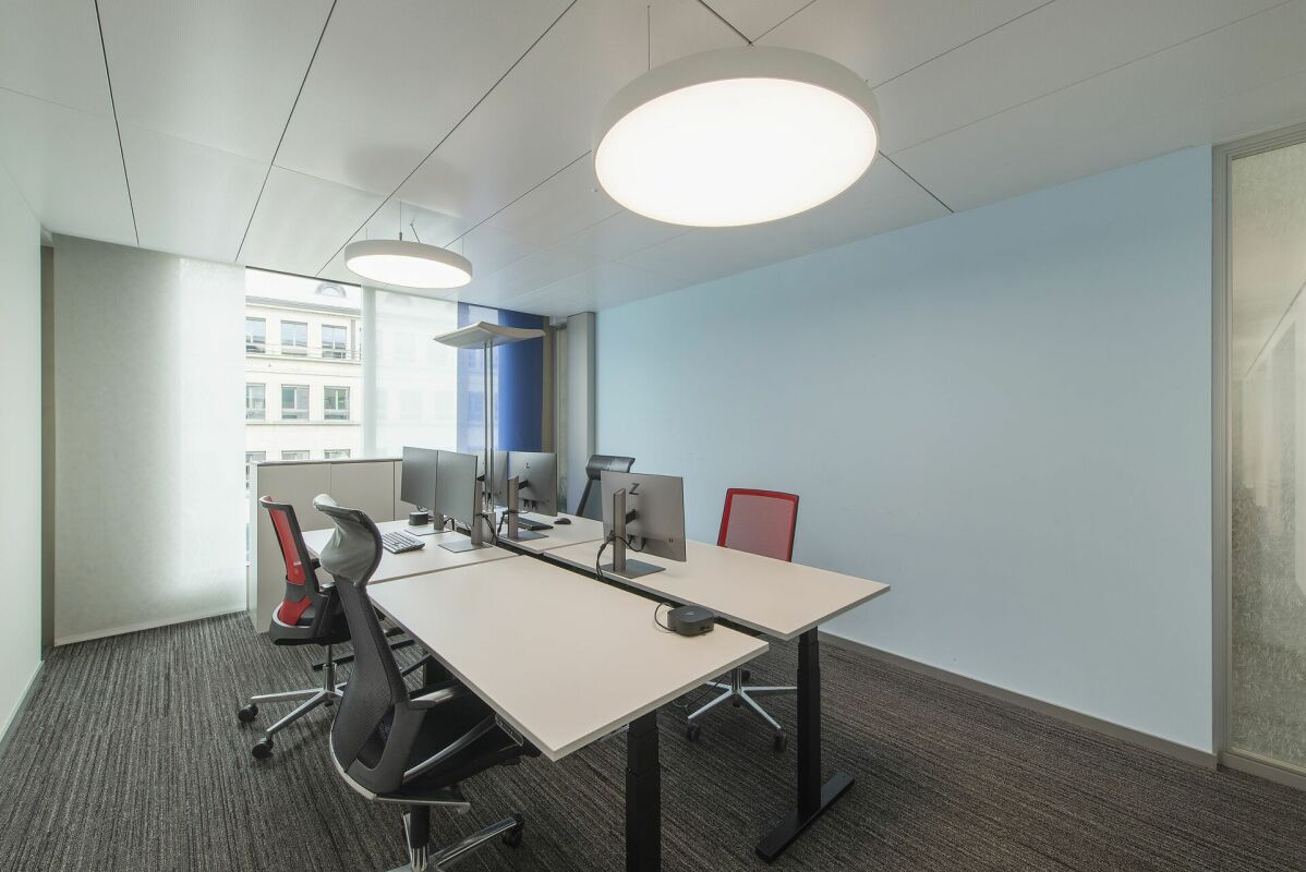 1124m² office