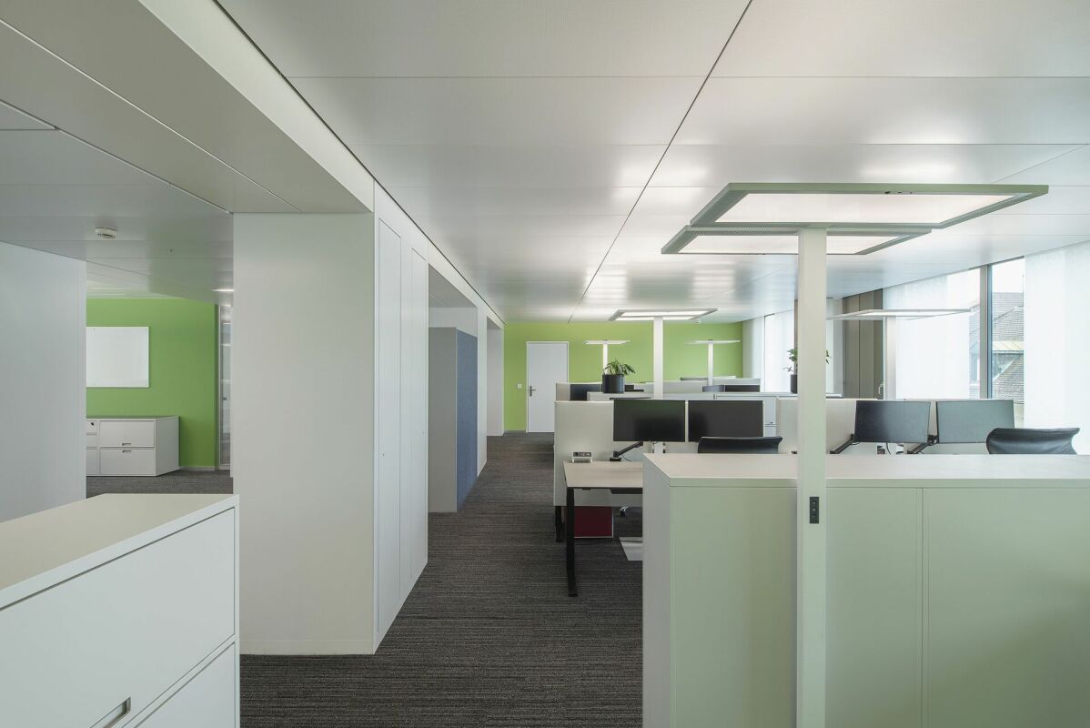 1124m² office
