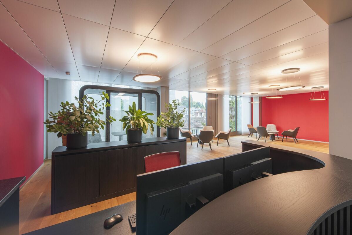 1124m² office