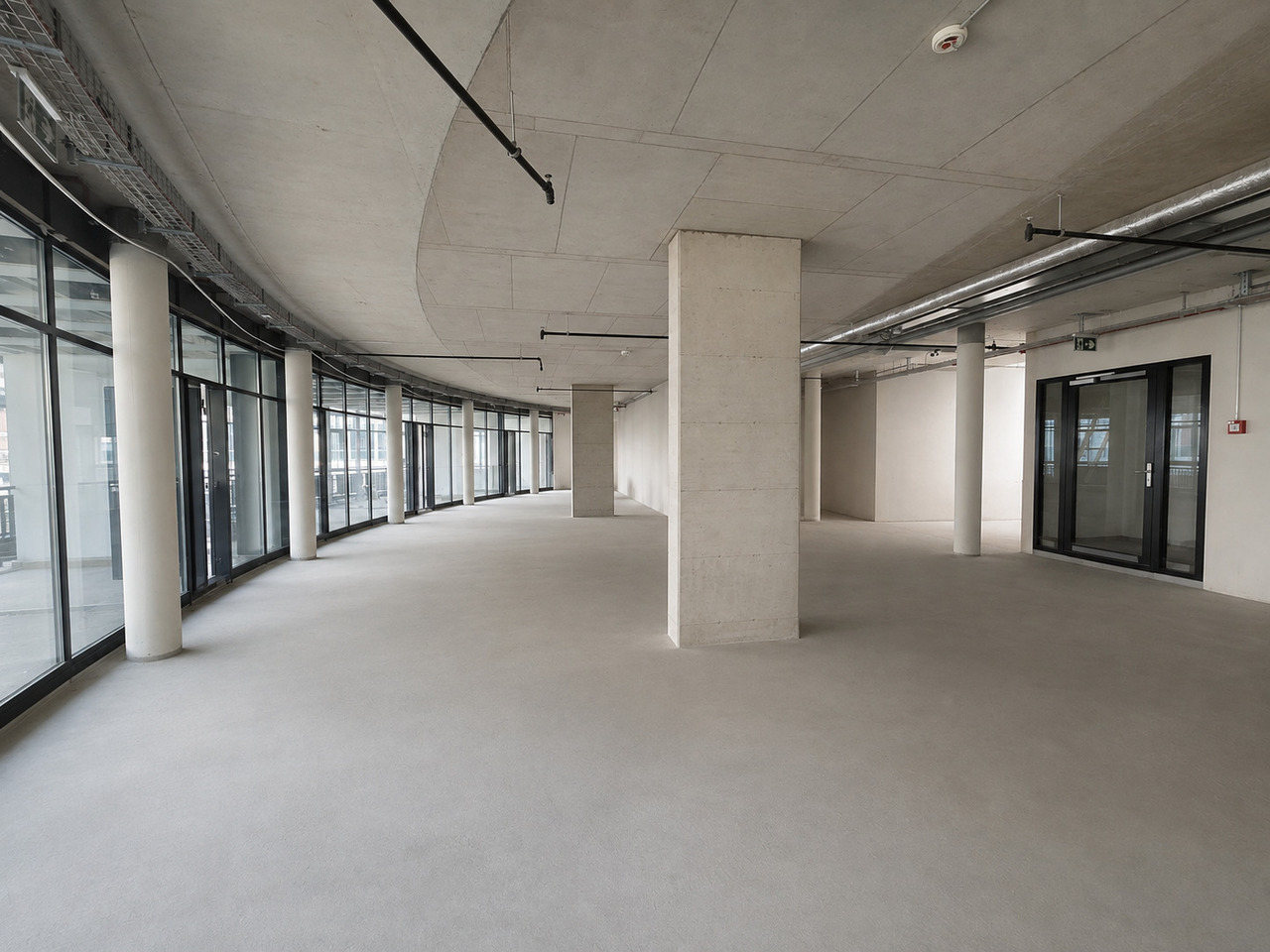 560m² commercial, Foto 1 von 10