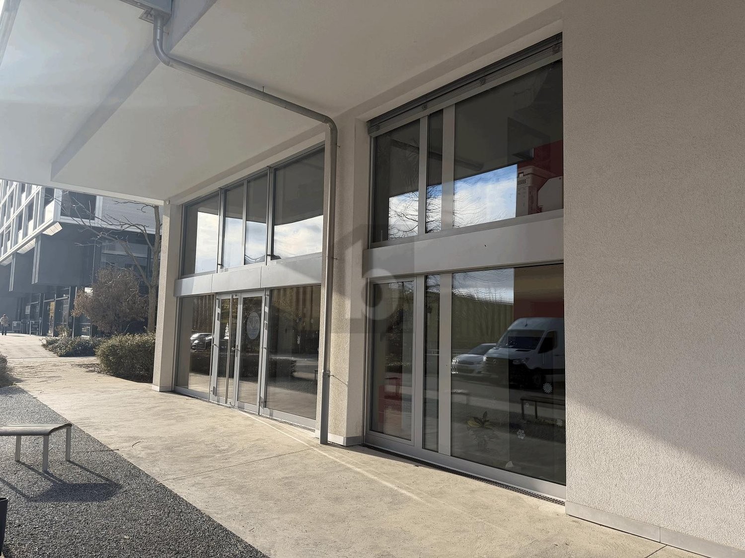 156m² office