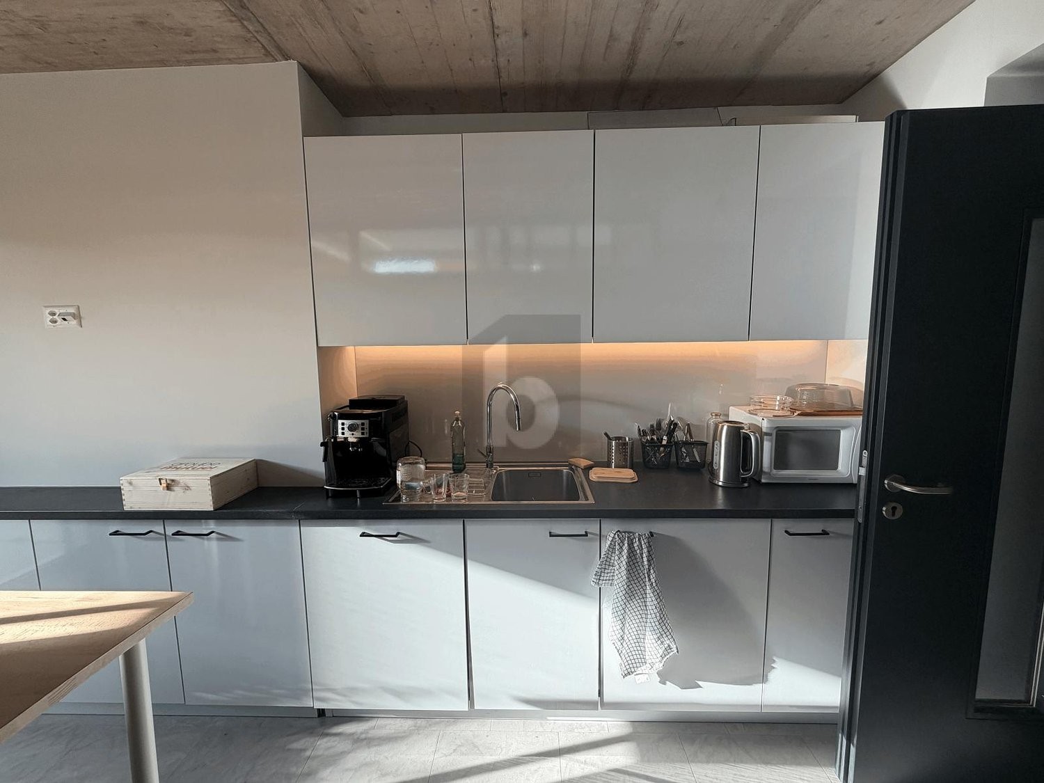 156m² office