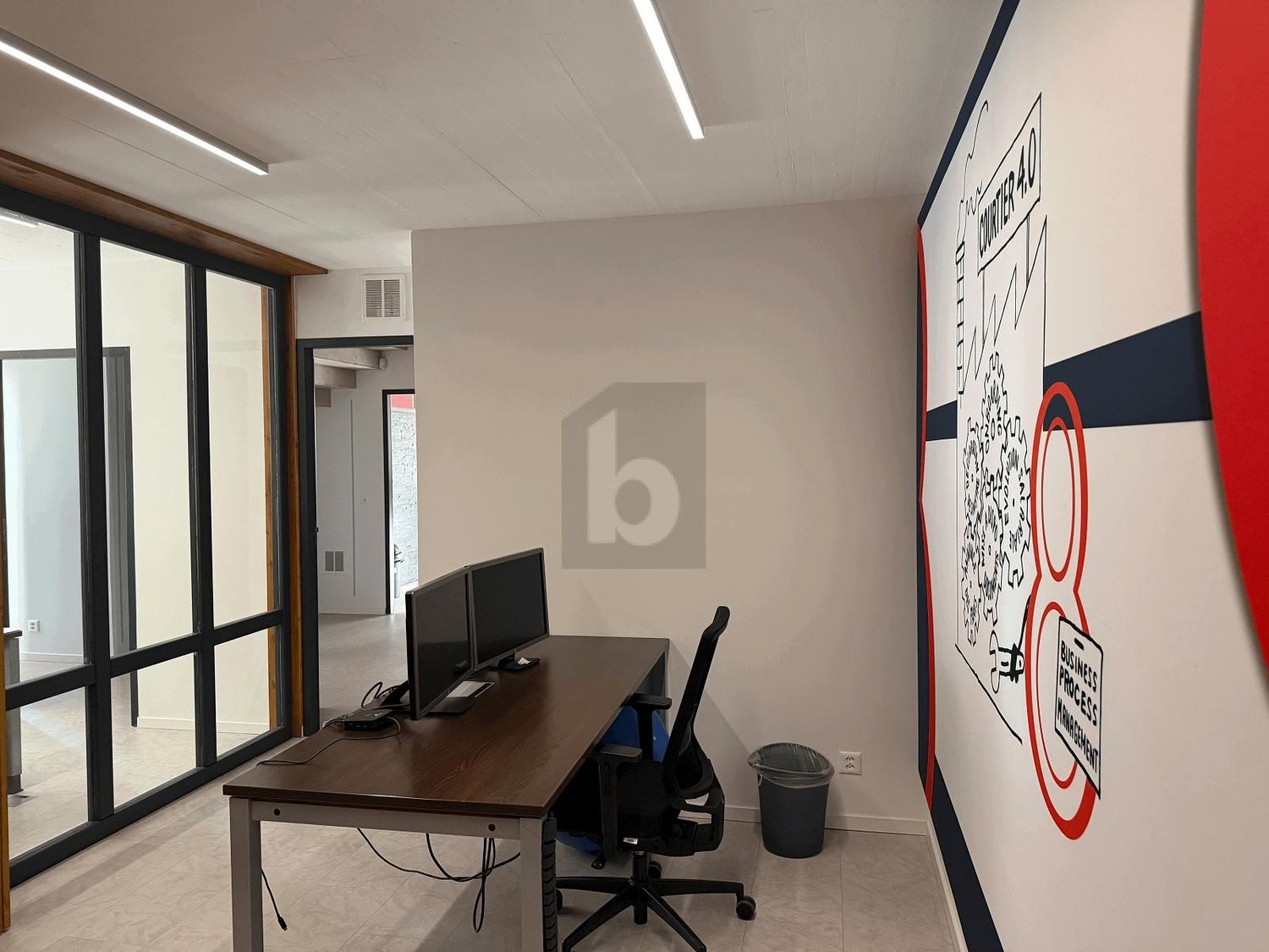 156m² office