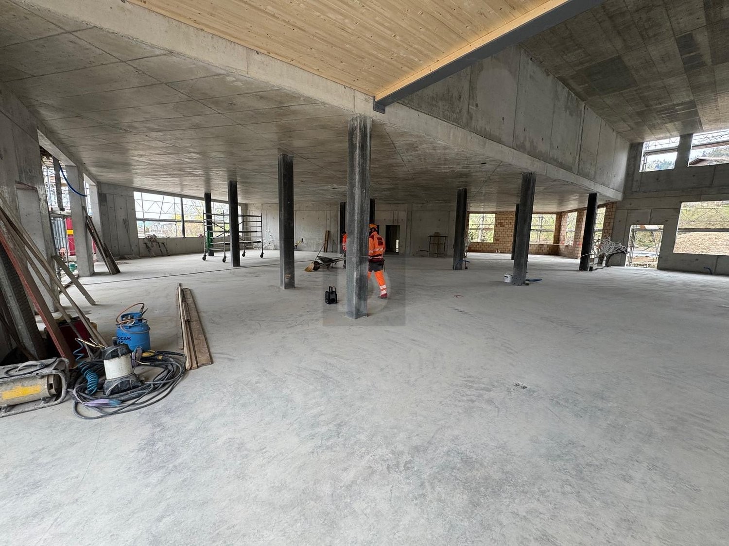 272m² industrial object