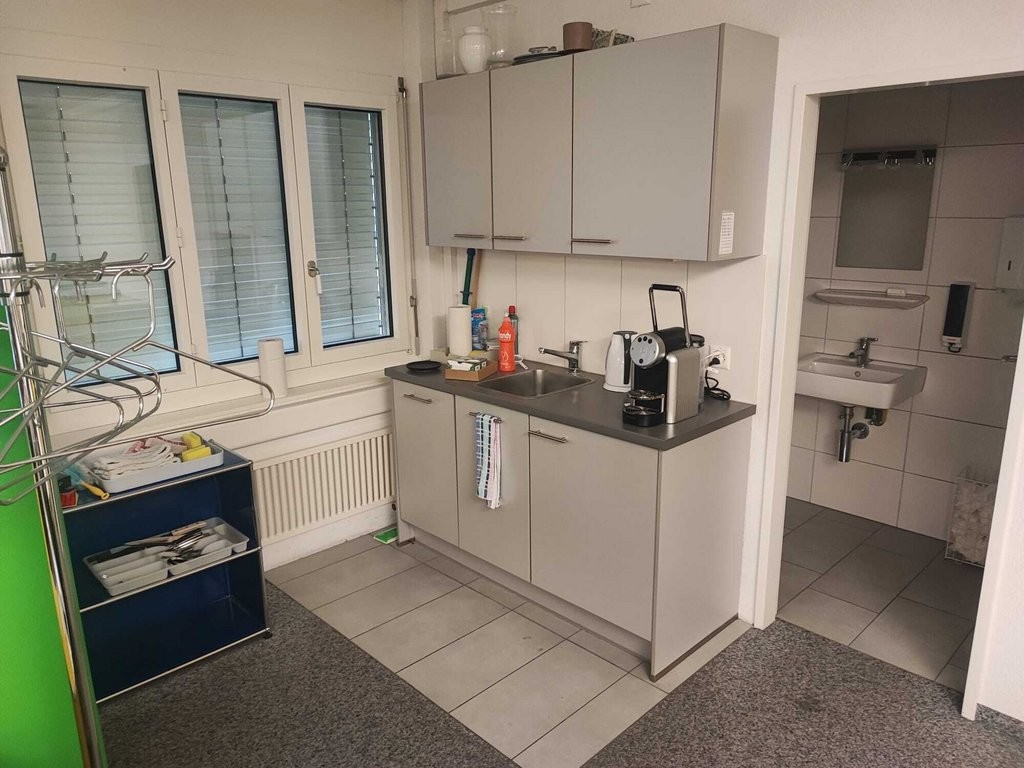 121m² office
