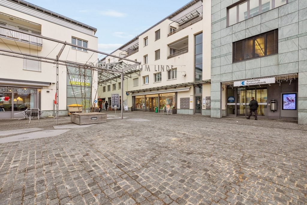 121m² office