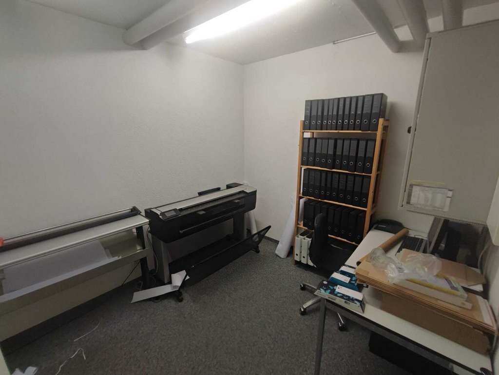 121m² office