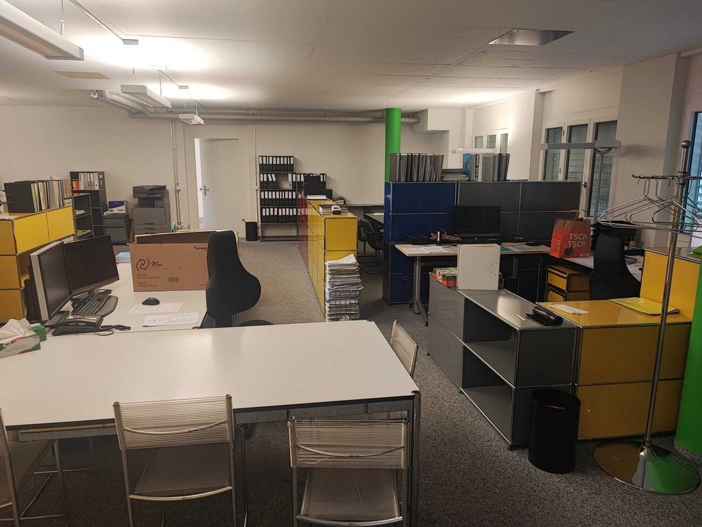 121m² office