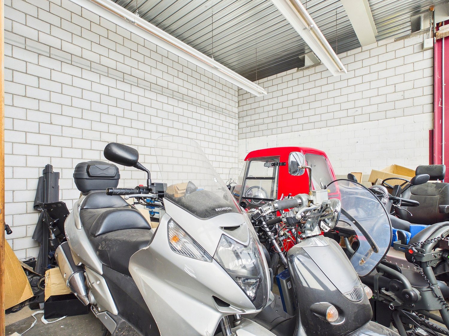 Officina di 350m², foto 6 di 10