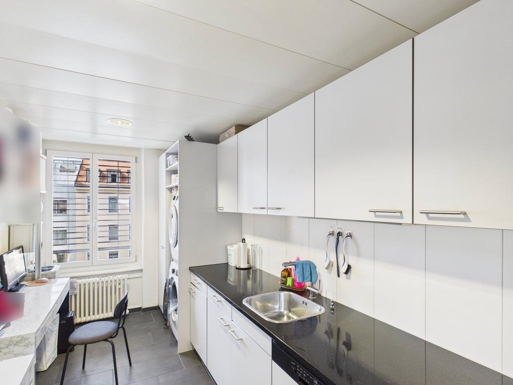 120m² office