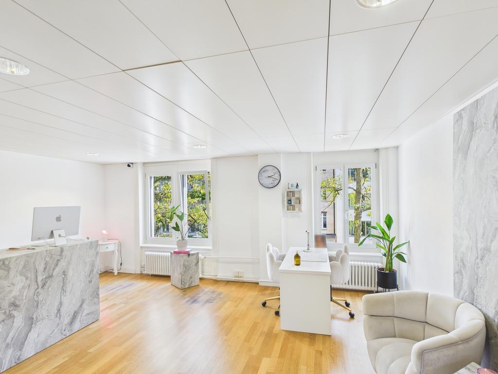 120m² office