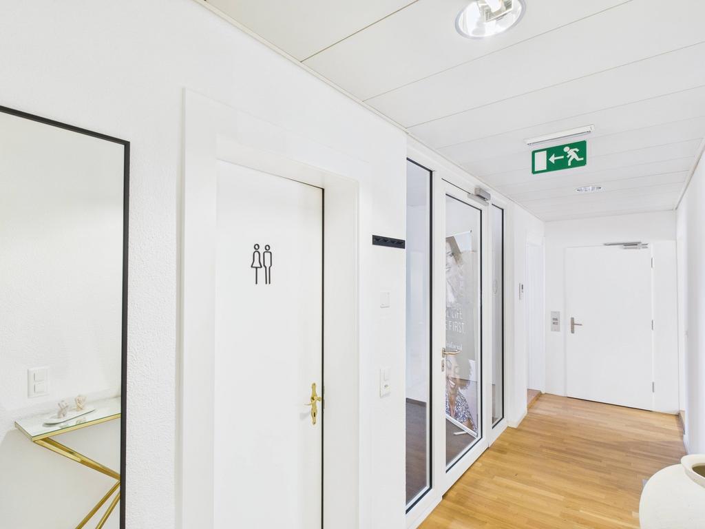 120m² office