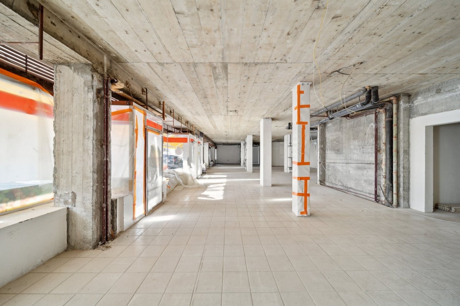 360m² Laden, Foto 2 von 5