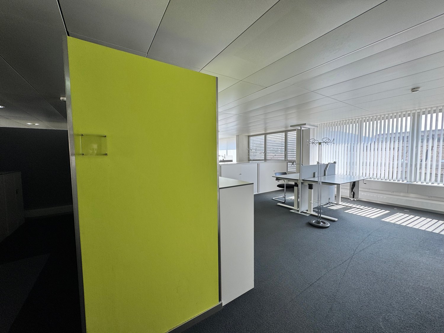476m² office