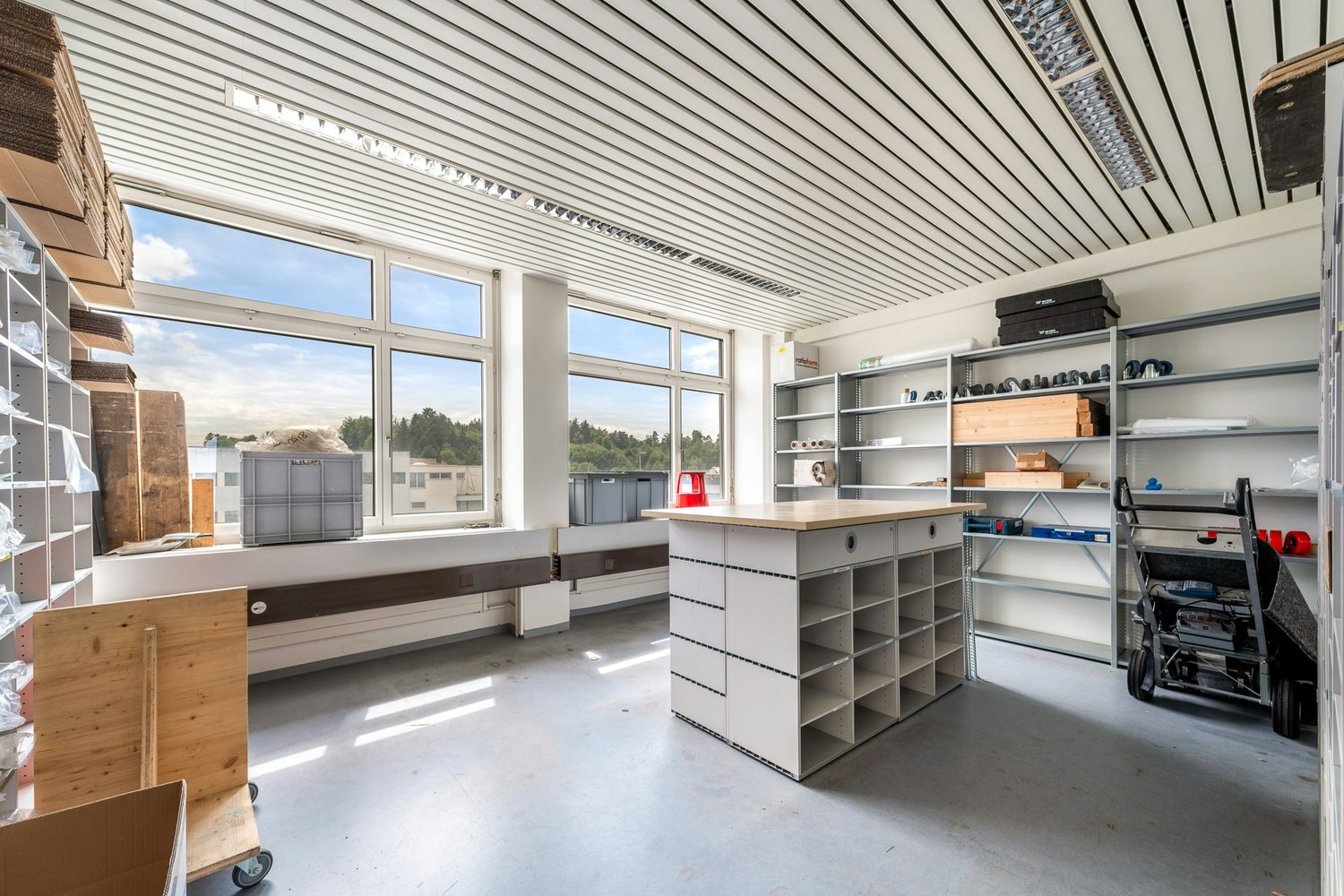 346m² commercial