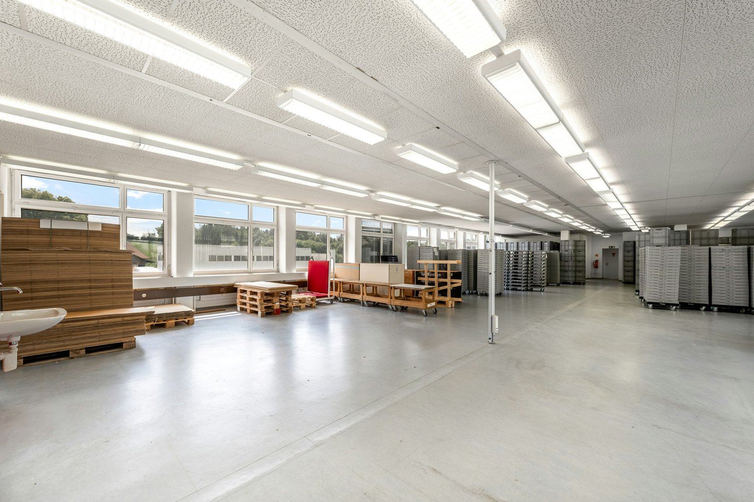346m² commercial