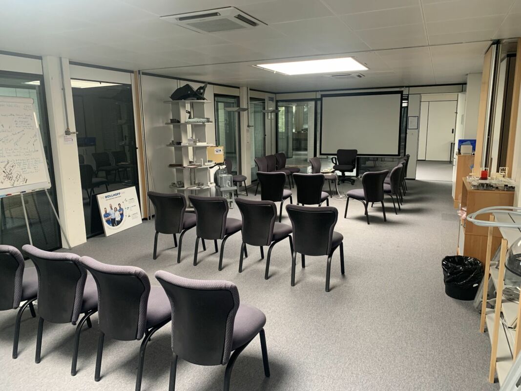 800m² Büro