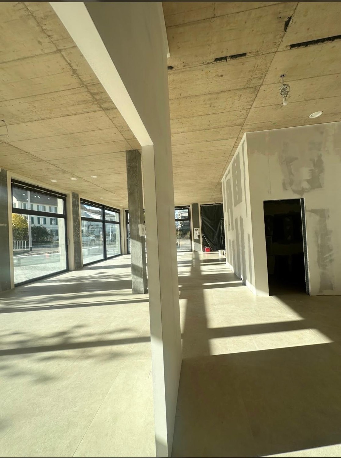 140m² commercial, Foto 2 von 6