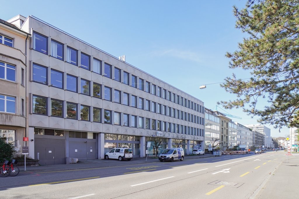 175m² office