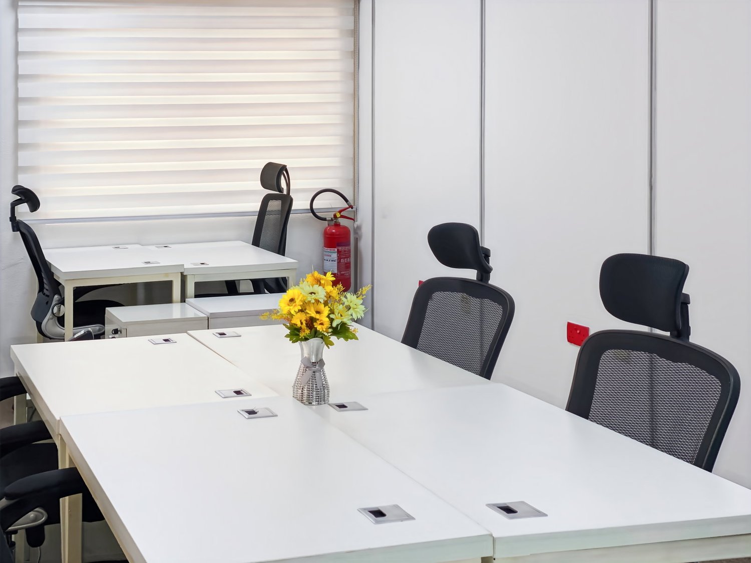 220m² office, photo 1 of 10