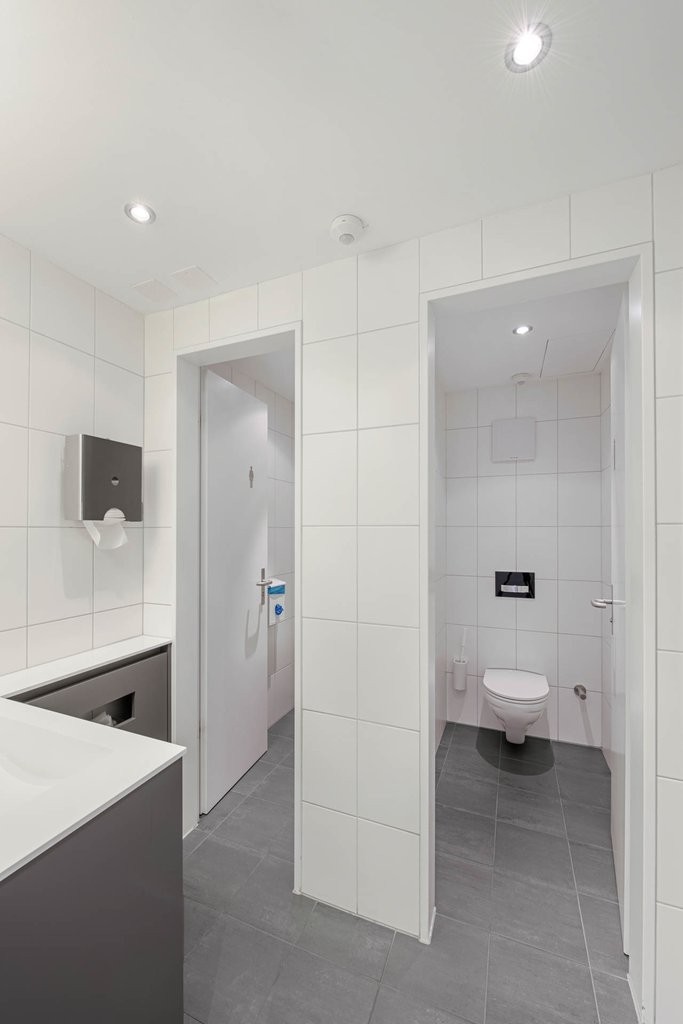 217m² office