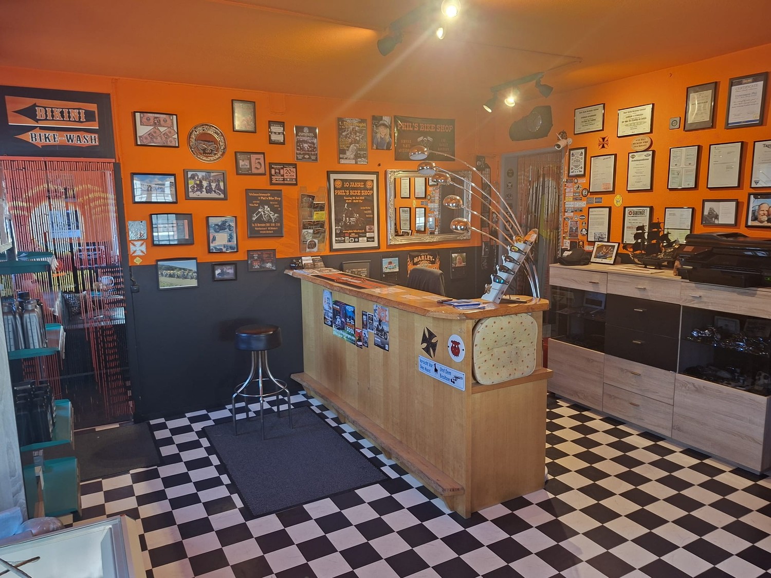150m² commercial