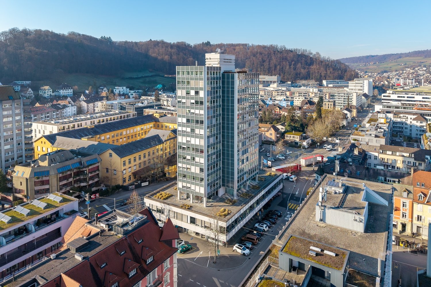 142m² office