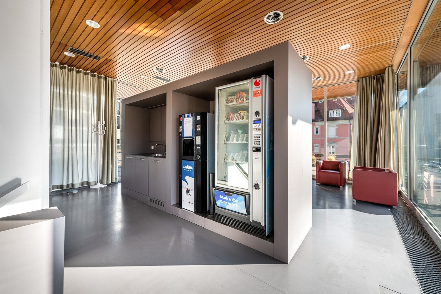 142m² office