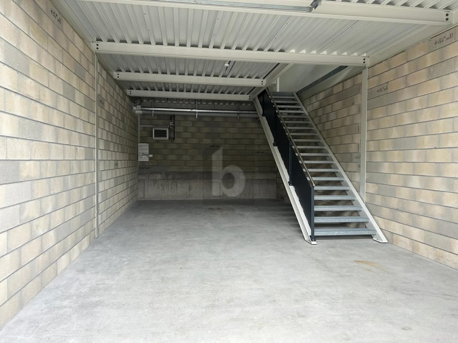 110m² Lagerraum, Foto 4 von 4