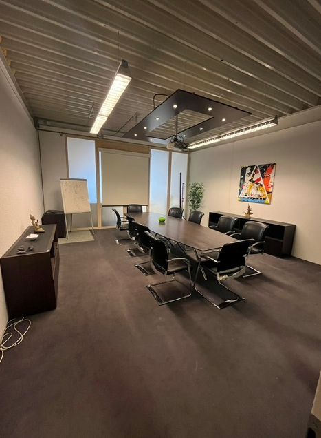 300m² office