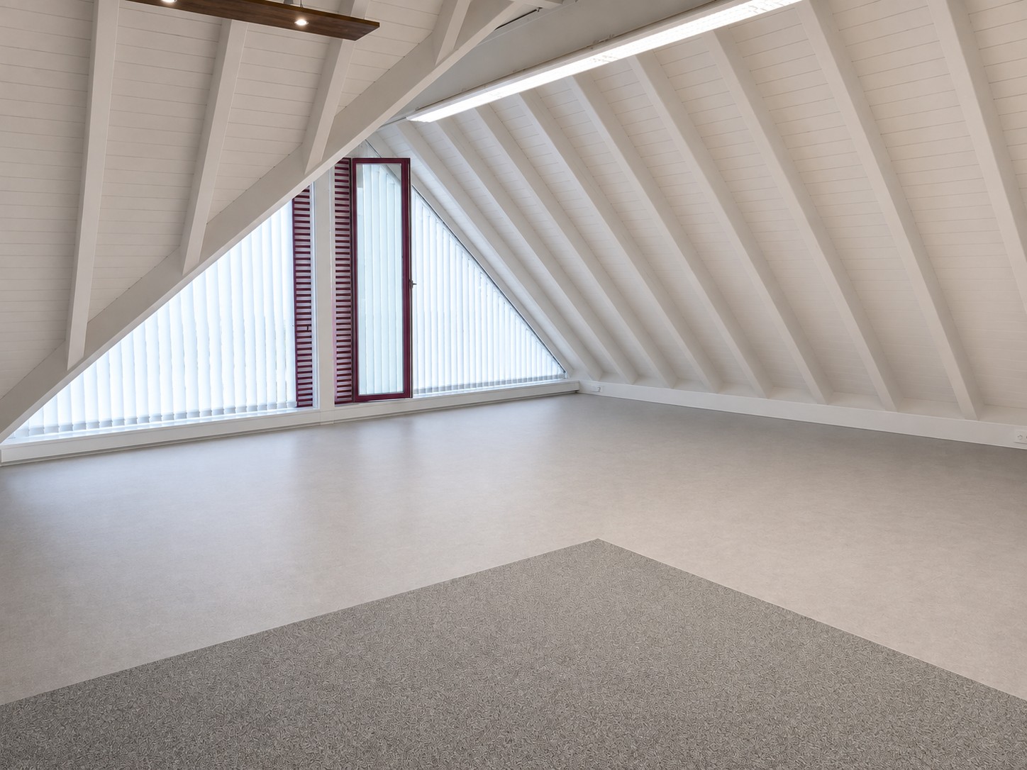 300m² office