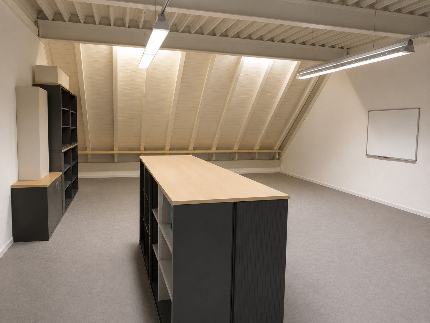 300m² office