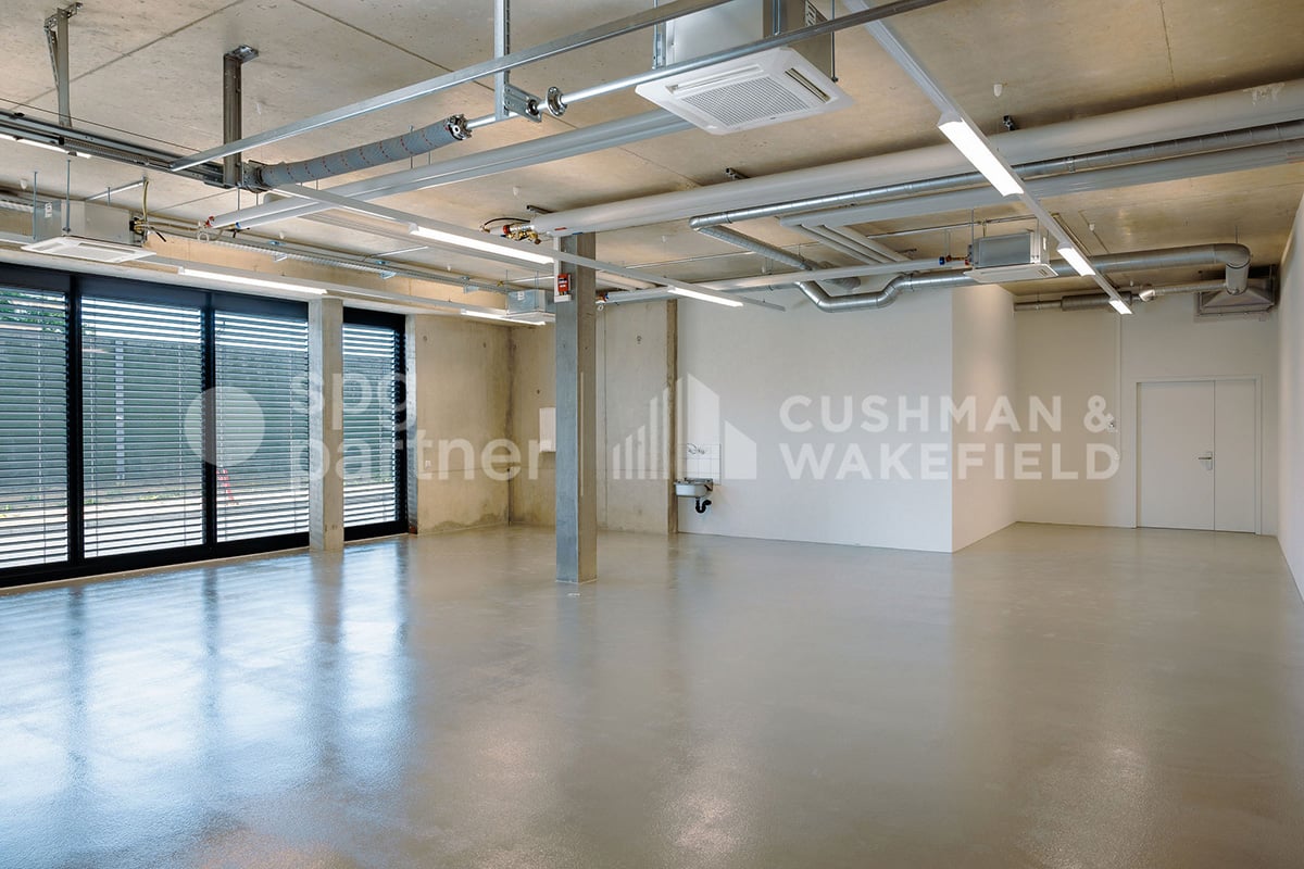 252m² office