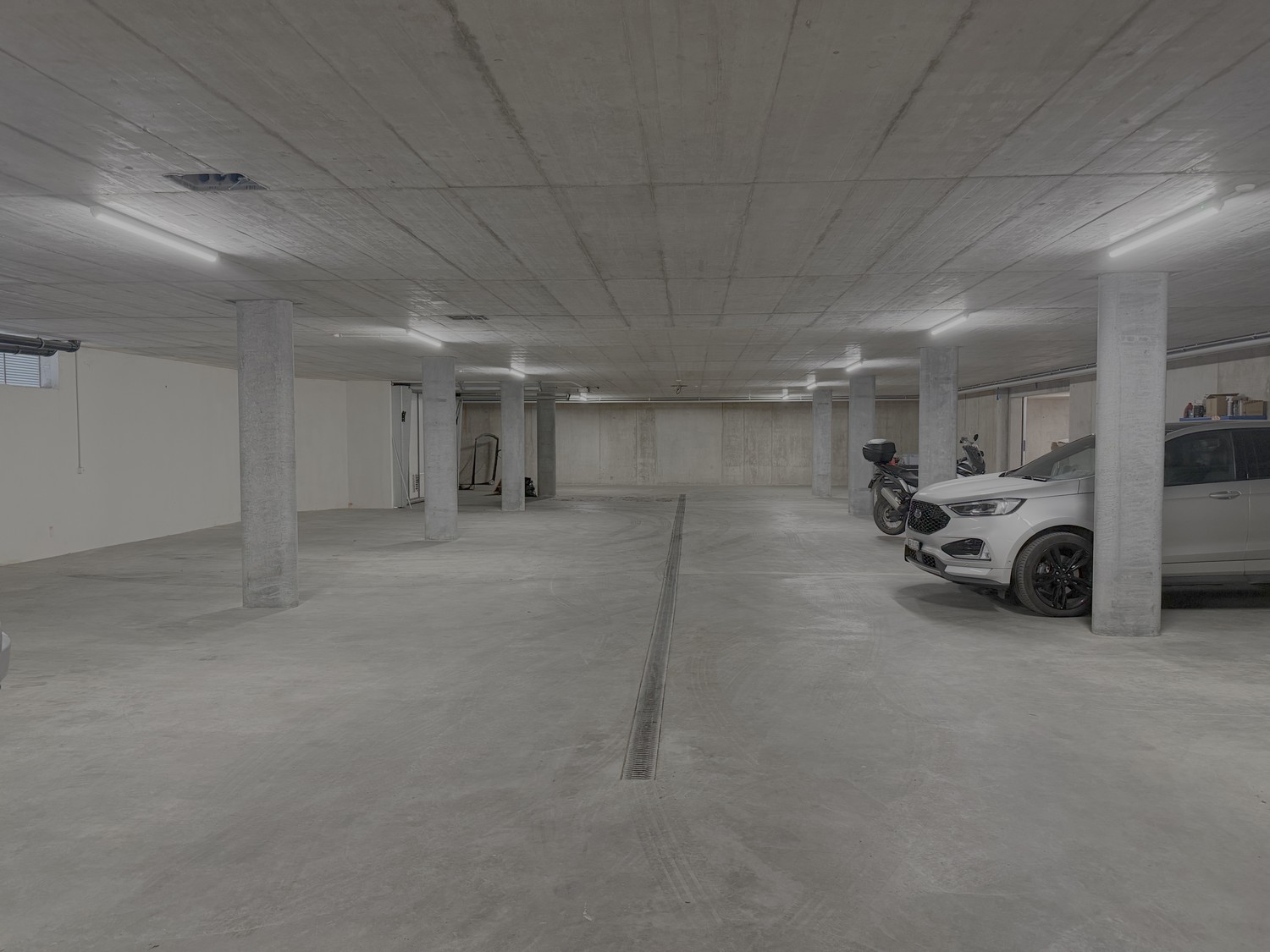 1800m² commercial
