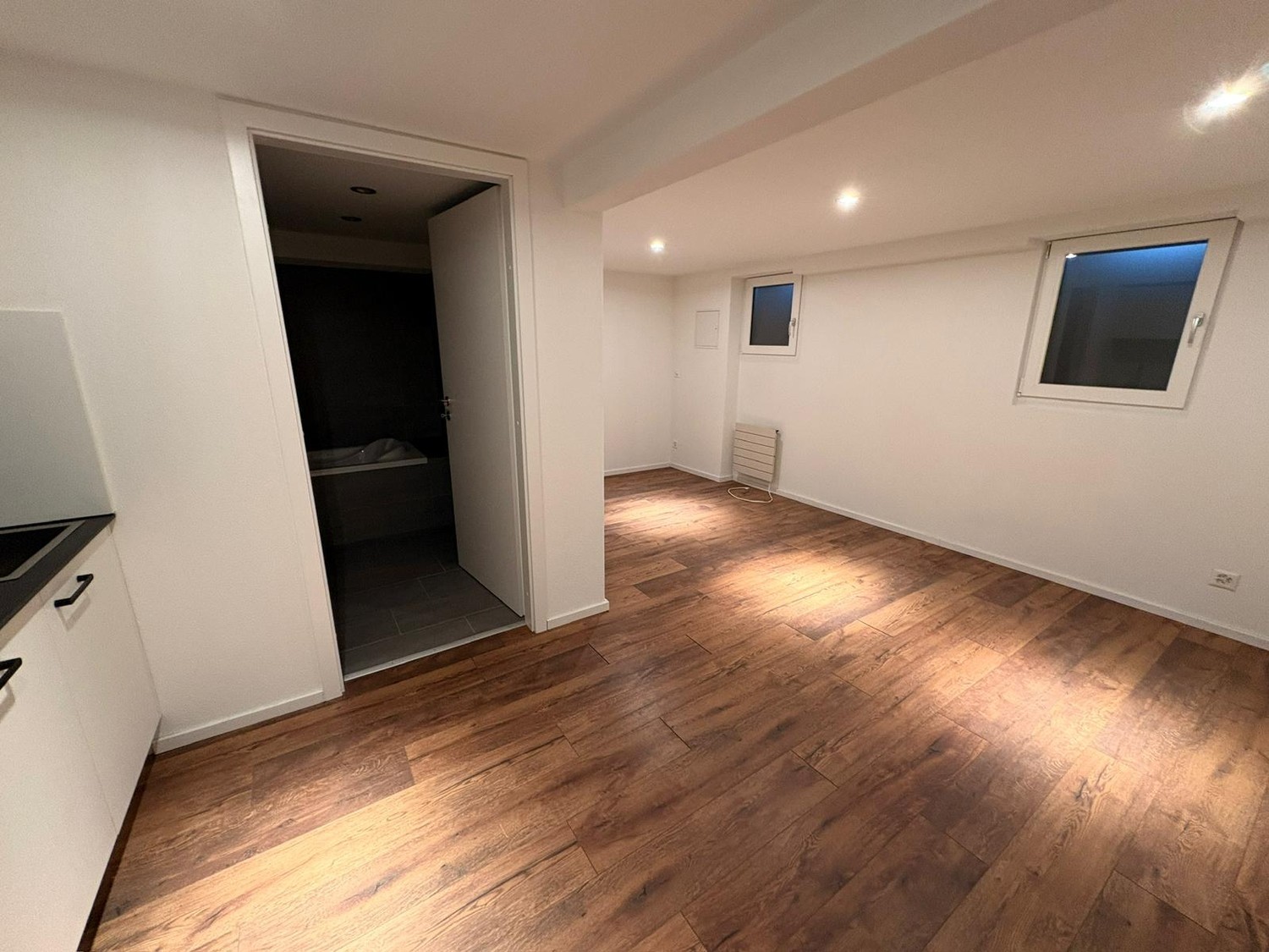 40-40m² Gewerbe, Foto 1 von 4