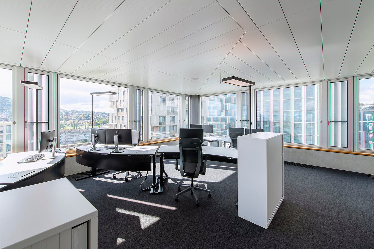 700m² office, photo 1 of 5