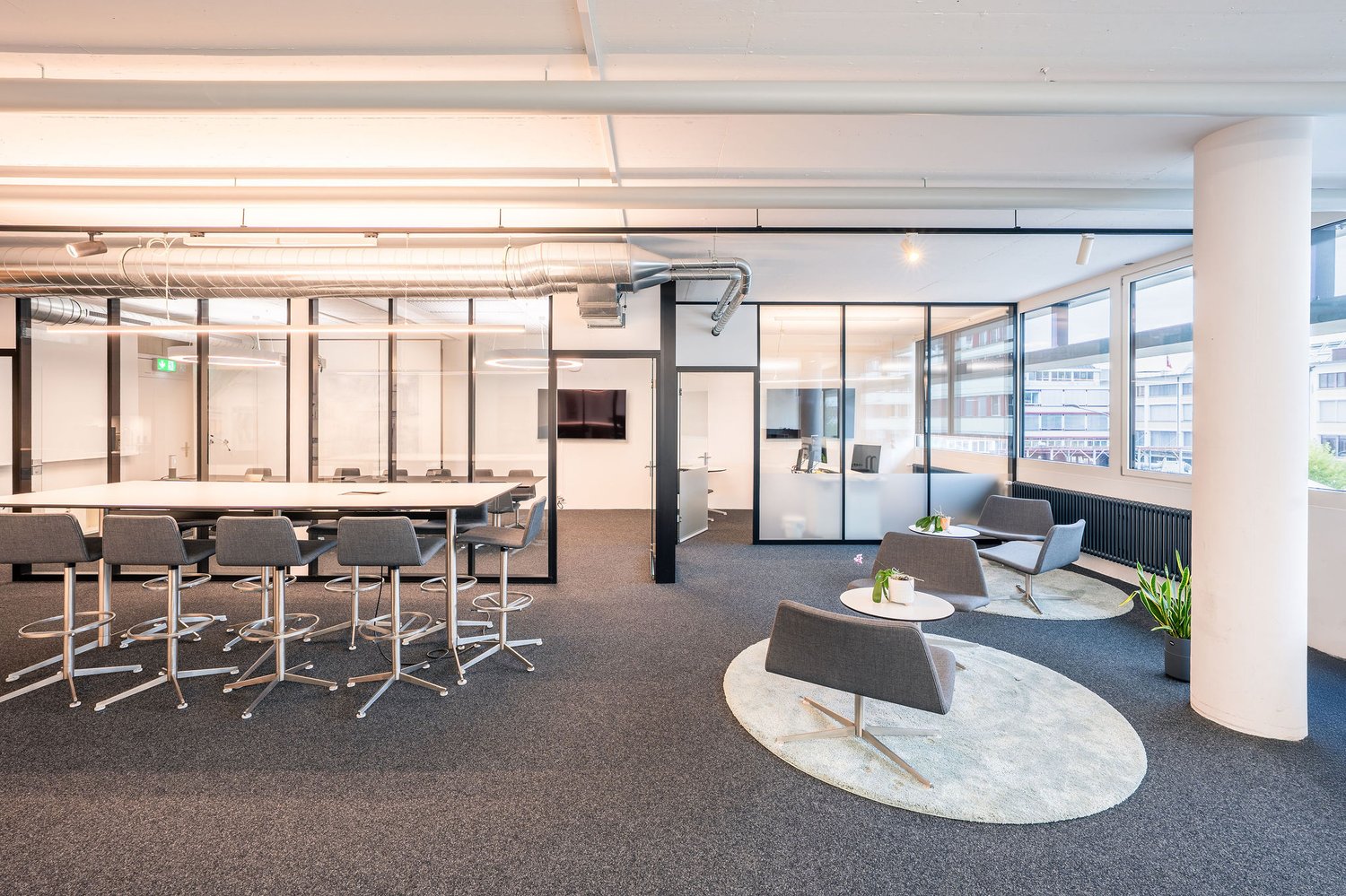 320m² office
