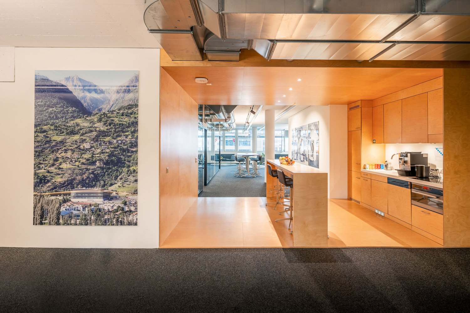320m² office