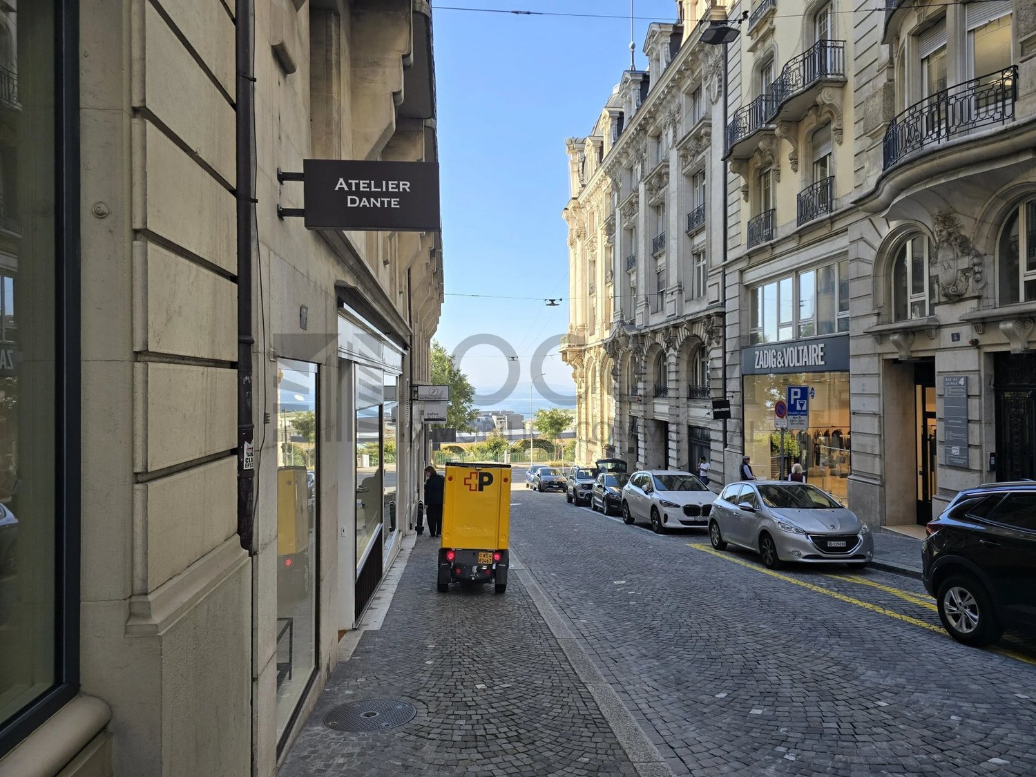 Laden, Foto 1 von 10