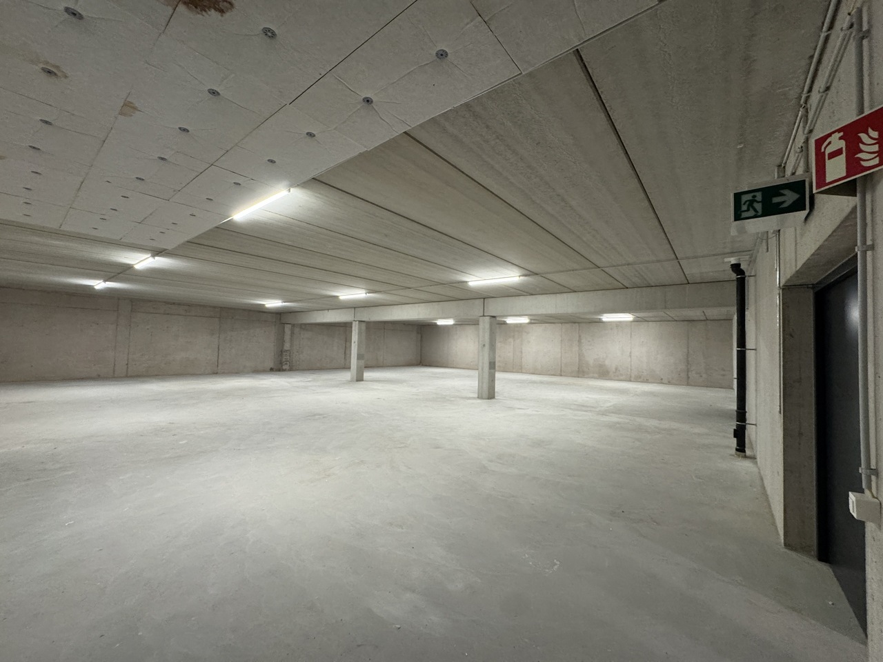 Locale di deposito di 1190m², foto 4 di 4