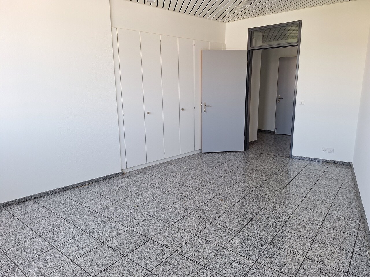 18m² office