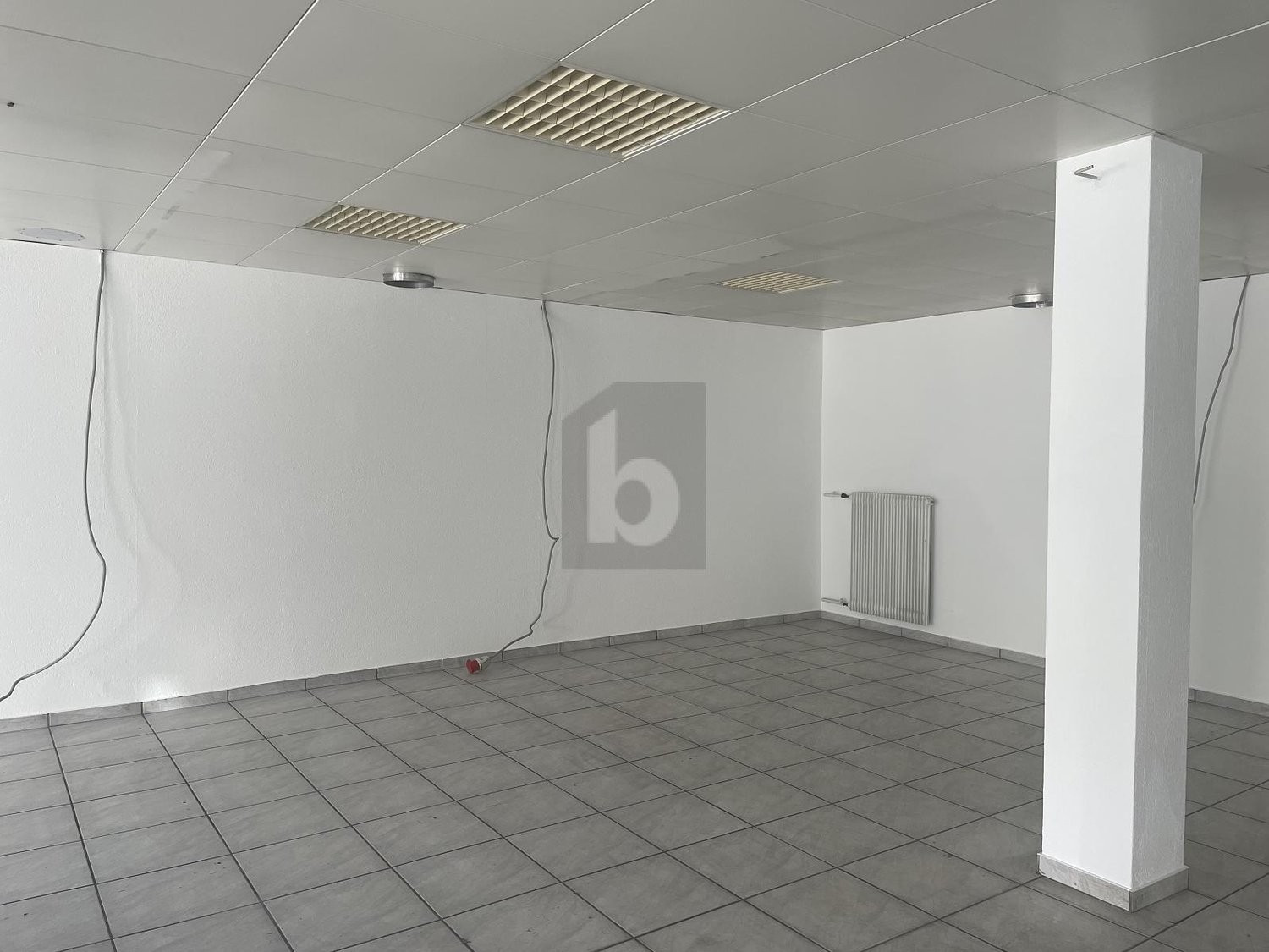 110m² shop
