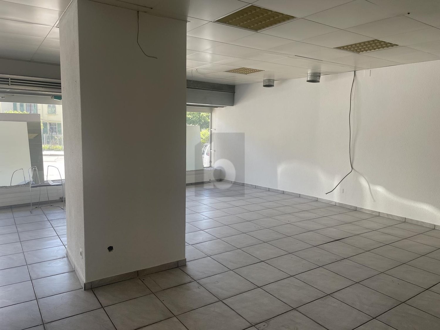 110m² shop