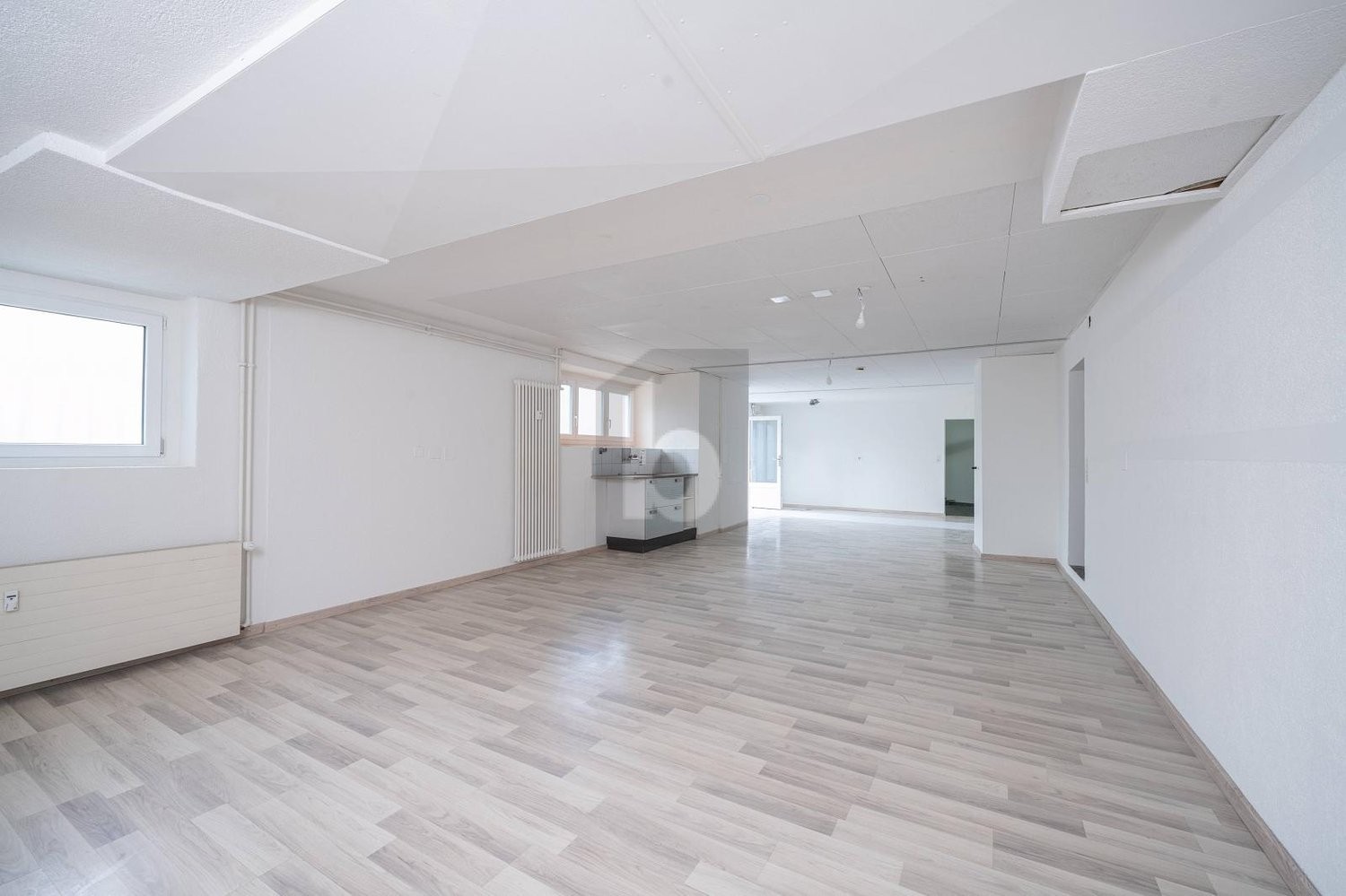 negozio di 130m², foto 2 di 4