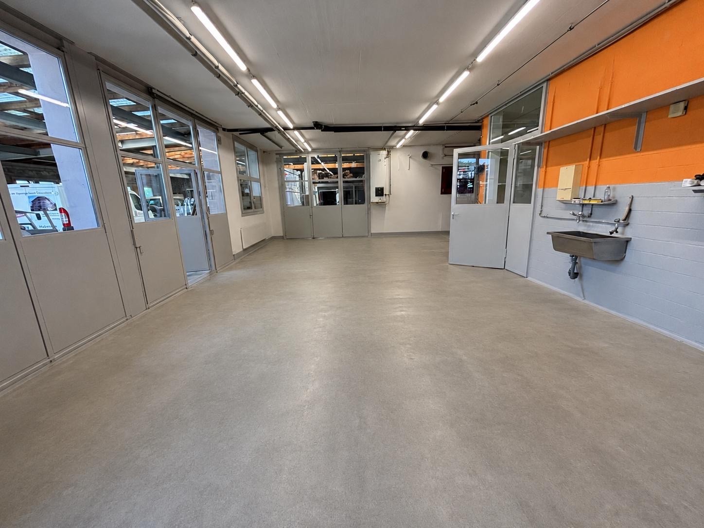 108m² commercial, Foto 1 von 10